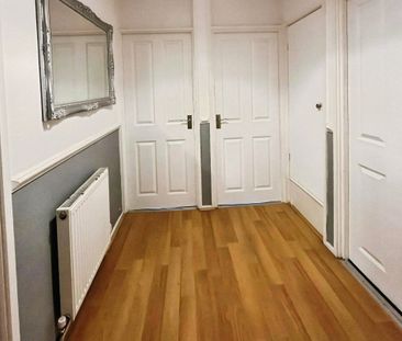 The Drive, Great Warley, BRENTWOOD - Photo 2