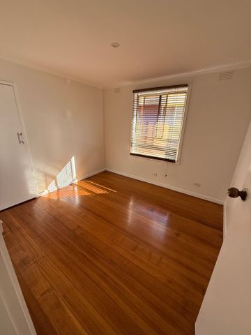 Noble Park - Photo 4