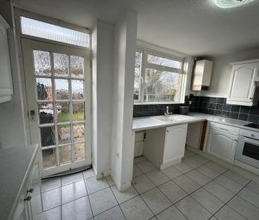 Armstrong Rise, Charlton, SP10 - Photo 1