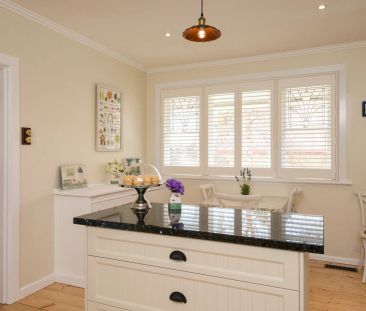 Character Filled Home in Prime Dromana Pocket - just a short stroll... - Photo 3