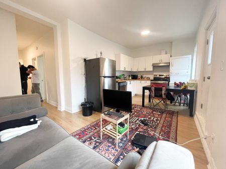 For Lease - 157 Huron Street Unit# 2, Toronto, Ontario - Photo 2