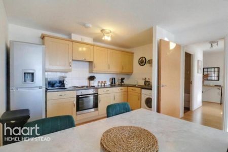 2 bedroom apartment to rent - Photo 4