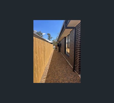 25 Wendouree Street, Hillcrest, Qld 4118 - Photo 2