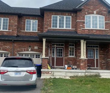 For Lease - 2242 Grainger Loop, Innisfil, Ontario - Photo 2