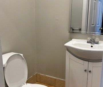 For Lease - 2384 Gerrard Street, Toronto, Ontario - Photo 4