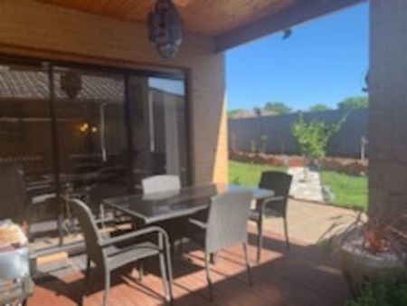 A brilliant home located in a quiet location - Photo 4