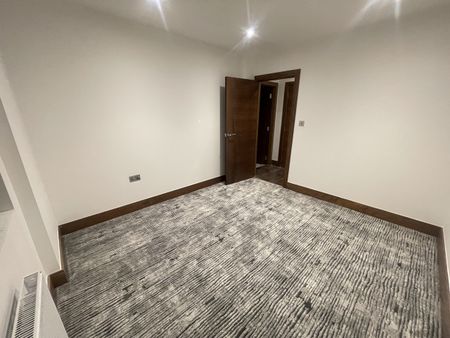 3 Bed Flat, Scarbrook Road, CR0 - Photo 3