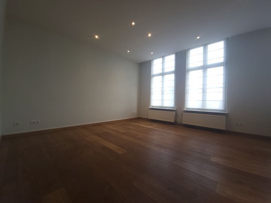 Gezellig éénslaapkamer appartement in herenwoning met zicht op water - Photo 1