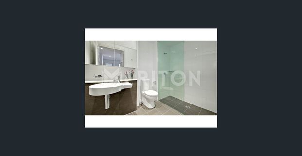 SPACIOUS 2 BEDROOM UNIT WITH COURTYARD AND PARKING IN LEAFY GREEN GORDON! - Photo 1