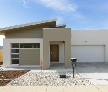 Spacious Family Home - Photo 6