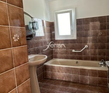 Location Appartement 2 pièces 59m² LORGUES 83510 - Photo 4