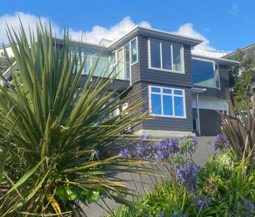 Three Bedroom Home with Spectacular Views - Photo 1