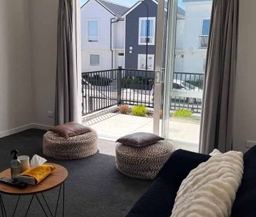 Brand New Whitby Townhouse - Photo 1