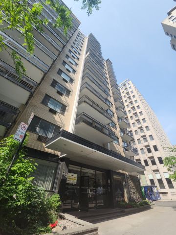 2300 Rue St Mathieu, Montréal (Ville-Marie), QC H3H - Photo 2