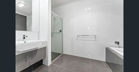 Large Four Bedroom family Home in Perfect Location - Photo 3