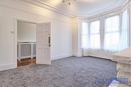 4 bedroom terraced house to rent - Photo 5