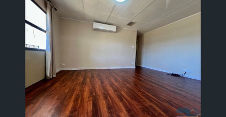 4 Bedroom Home + Study + Large shed - Photo 2