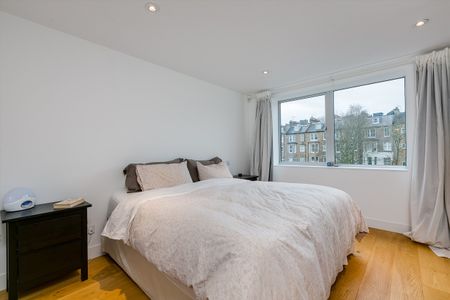 Russell Gardens Mews, Holland Park, W14, London - Photo 3