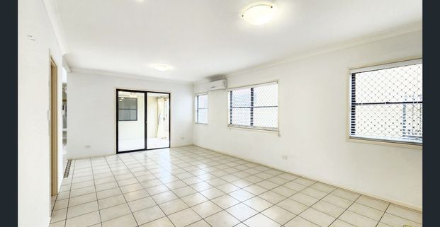 Perfect Home in Convenient Location - Photo 1