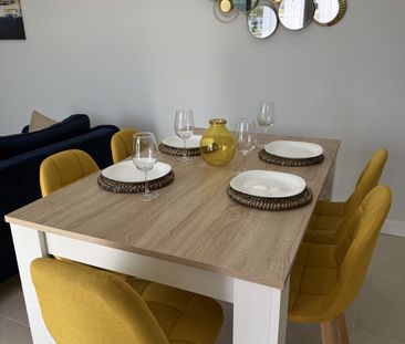 Middle Floor Apartment in Estepona - Photo 3
