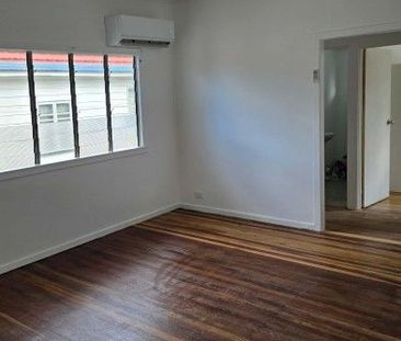 Renovated house with elevated position - Photo 2