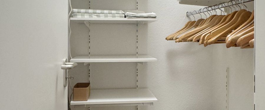 Helle Dachgeschoß-Wohnung in einem schönen Altbau-Mehrfamilienhaus! - Foto 1