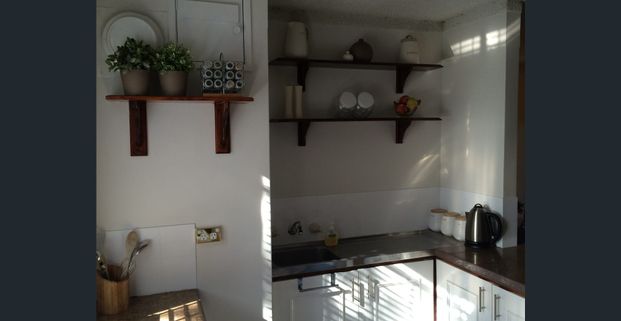 Small Secure Complex of 8 Units. - Photo 1