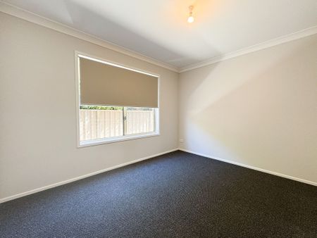 Fresh & Bright 2 Bedroom Townhouse - Photo 5