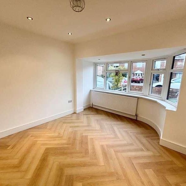 Brightside Avenue, Staines-upon-thames, TW18 - Photo 1