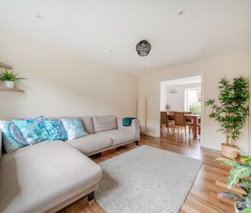 4 bedroom link detached house to rent - Photo 3