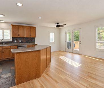 For Lease - 16 DONATO Way, Wasaga Beach, Ontario - Photo 3