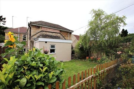 2 bedroom end of terrace house to rent - Photo 5