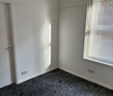 1 Bed Maisonette, Atherley Road, SO15 - Photo 1