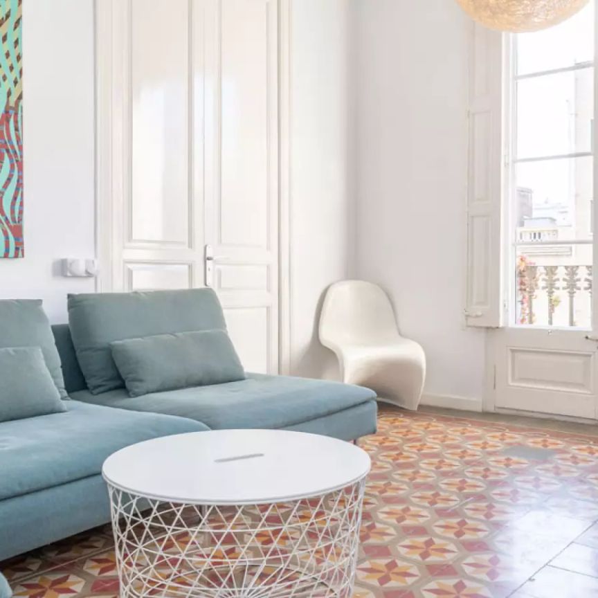 Double bed in Cosy rooms for rent in 3-bedroom apartment in La Dreta de l'Eixample - Photo 1