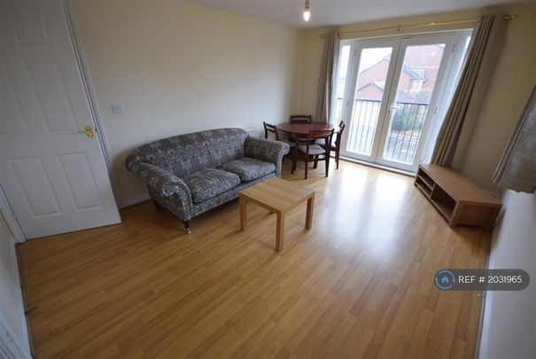 2 bedroom flat to rent - Photo 1