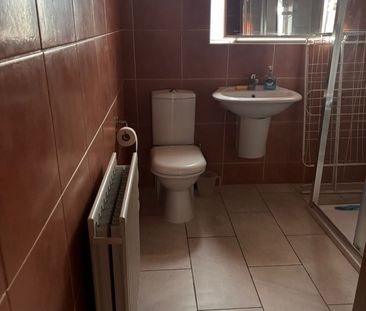 Room in a Shared House, Winsford Terrace, N18 - Photo 3