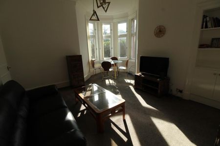 2 bedroom ground floor flat to rent - Photo 3