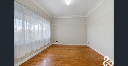 Perfectly located - Photo 2