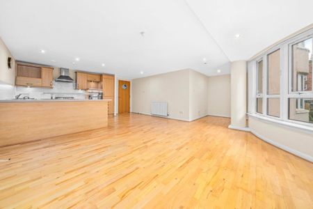 2 bedroom flat to rent - Photo 4