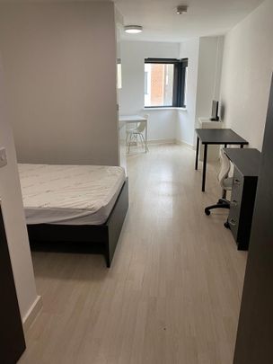 Studio to rent - Photo 1