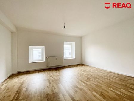 Wohnen am Theaterplatz: Möblierte 1-Zimmer-Wohnung mit Einbauküche! - Photo 2