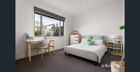 Quality Family Home in Popular Location! - Photo 3