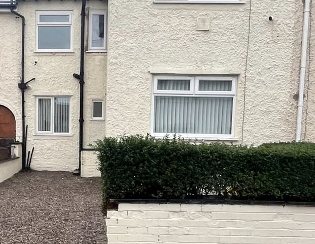 3 Bed Terraced House, Crutchley Avenue, CH41 - Photo 1