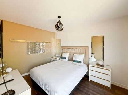 Location Maison 4 pièces 120m² ARTIGUES PRES BORDEAUX 33370 - Photo 2