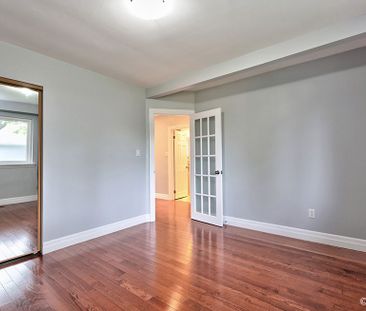For Lease - 320 Rathburn Road Unit# UPPER, Toronto, Ontario - Photo 1
