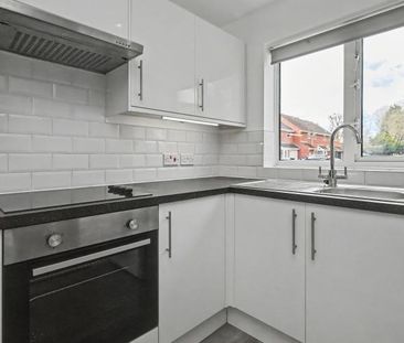 3 bedroom semi-detached house to rent - Photo 4