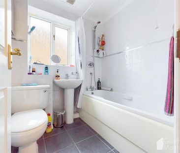 2 bedroom semi-detached house to rent - Photo 6