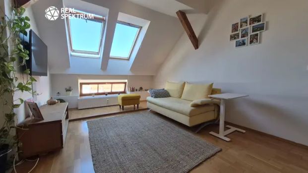 Pronájem krásného a prostorného bytu 2+kk s klimatizací, Brno-centrum - Photo 1