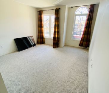 For Lease - 17 Kempsford Crescent, Brampton, Ontario - Photo 3