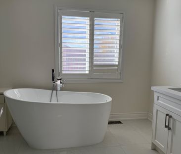 For Lease - 5 English Garden Way, Toronto, Ontario - Photo 4